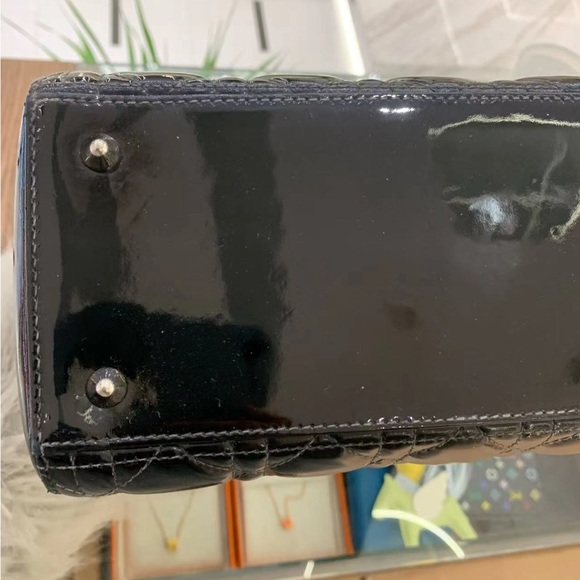 Medium lady Dior in black patent with good condition - Picture 4 of 11